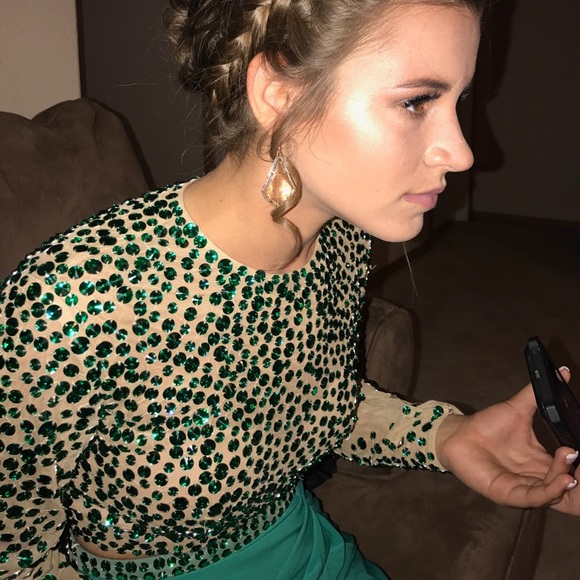 Sherri Hill Emerald Green size 0 two piece - Picture 2 of 4